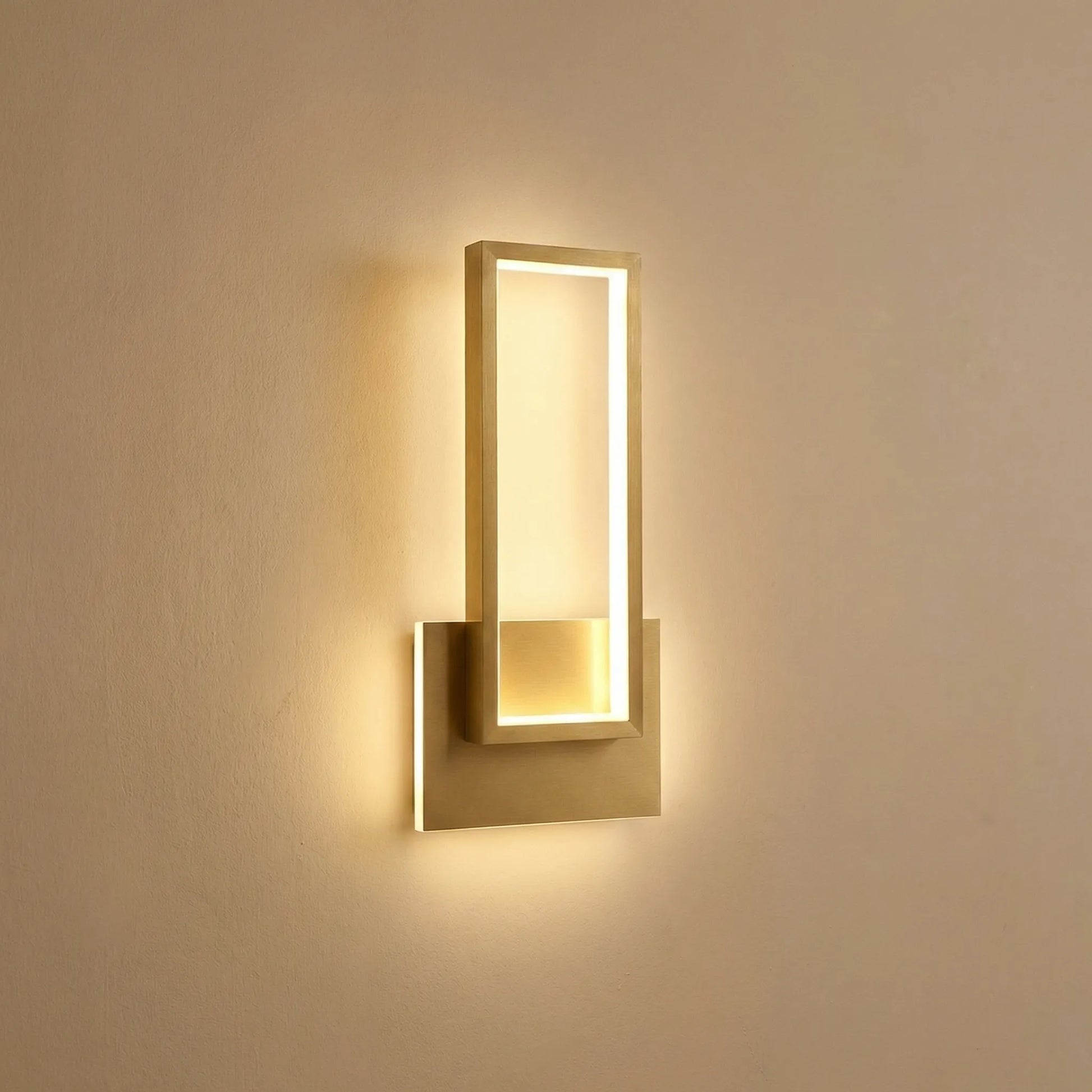 Modern Rectangular Wall Lamp - Brillane